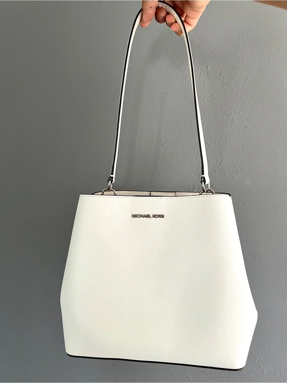 MICHAEL KORS White Medium Size Satchel Purse